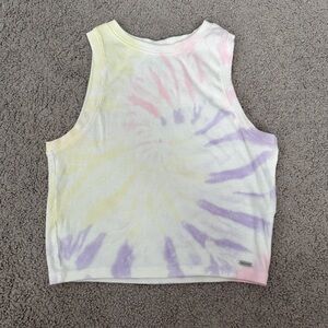 Hollister Tank